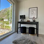 Aurora Bay Lofoten 罗弗敦极光湾海景顶层别墅 Вилла
