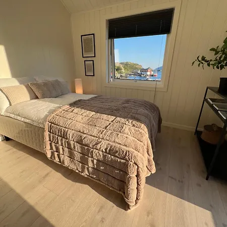 Aurora Bay Lofoten 罗弗敦极光湾海景顶层别墅 וילה Sund (Nordland)