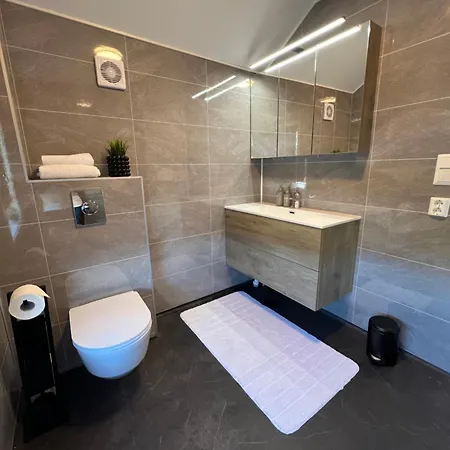 Aurora Bay Lofoten 罗弗敦极光湾海景顶层别墅 וילה Sund (Nordland)