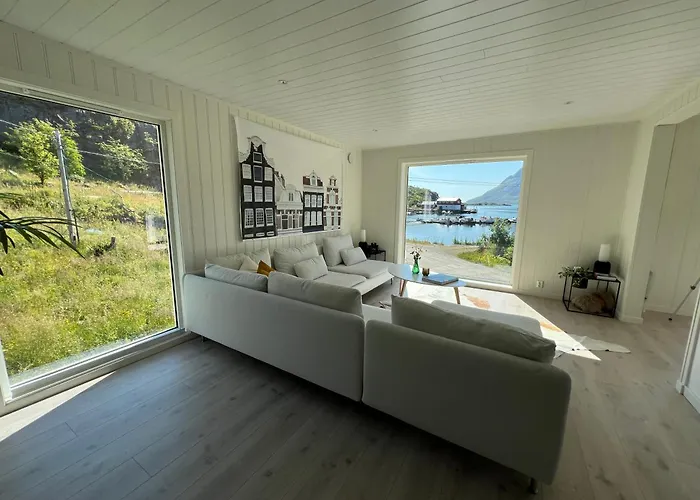 Aurora Bay Lofoten 罗弗敦极光湾海景顶层别墅 ヴィラ Sund