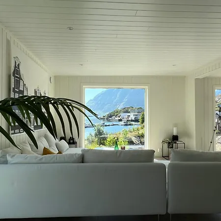 Aurora Bay Lofoten 罗弗敦极光湾海景顶层别墅 Sund