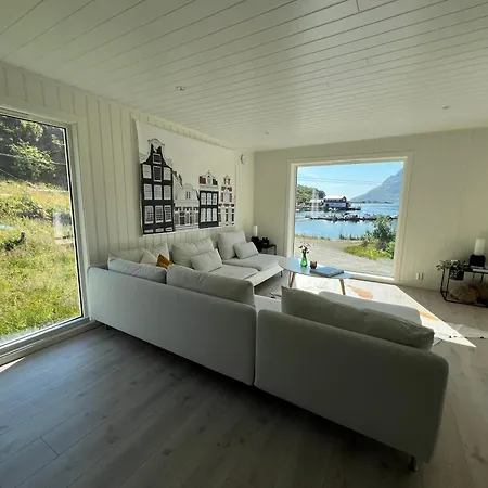 Aurora Bay Lofoten 罗弗敦极光湾海景顶层别墅 ヴィラ Sund